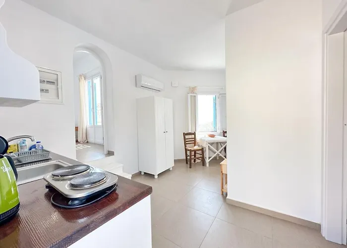 στούντιο σκοπελίτης 3 *