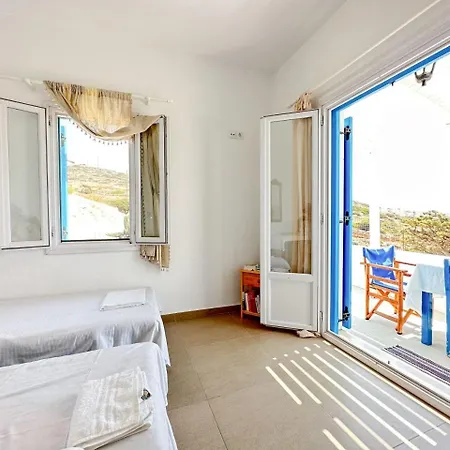 Στούντιο Σκοπελίτης 3 *